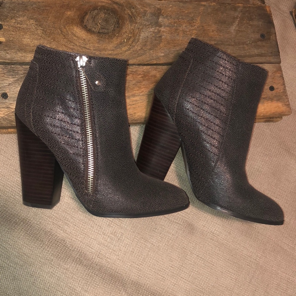 Chelsea & Zoe leather bootie